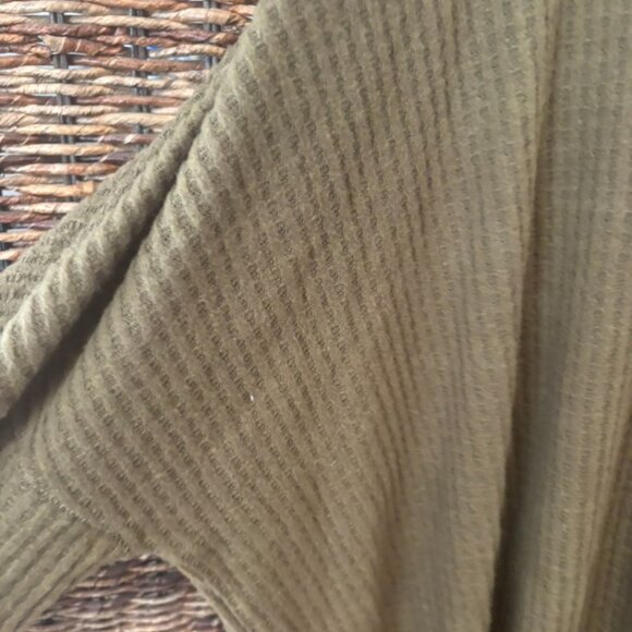 Urban Outfitters Green Ribbed Button-Up Cardigan Sweater Size L NWT - Picture 2 of 6